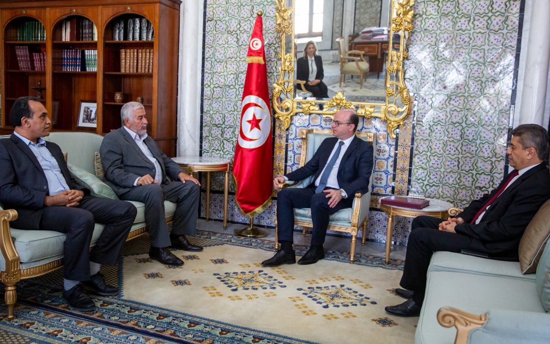 رئيس الحكومة يستقبل رئيس الاتحاد التونسي للفلاحة والصيد البحري